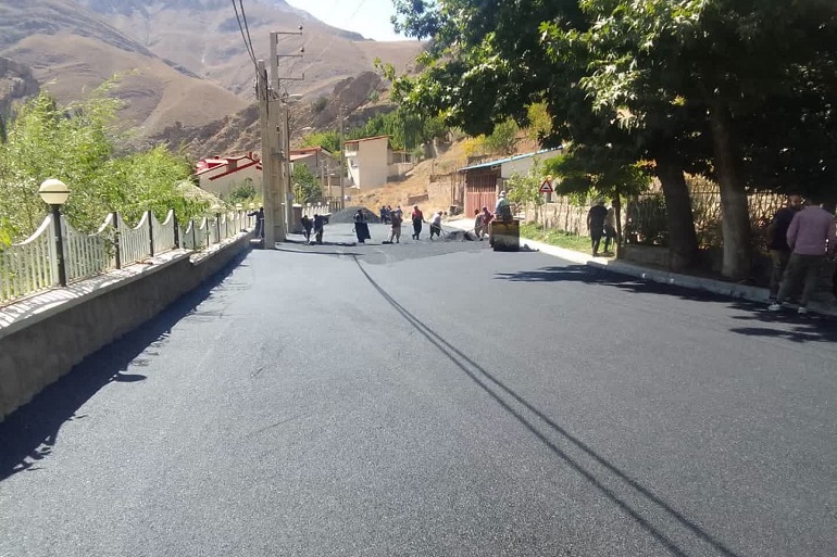 اجرای آسفالت خیابان ولایت روستای آبنیک